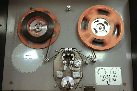 MAK has shown how Poland's Tu-154 self-recorders are handled