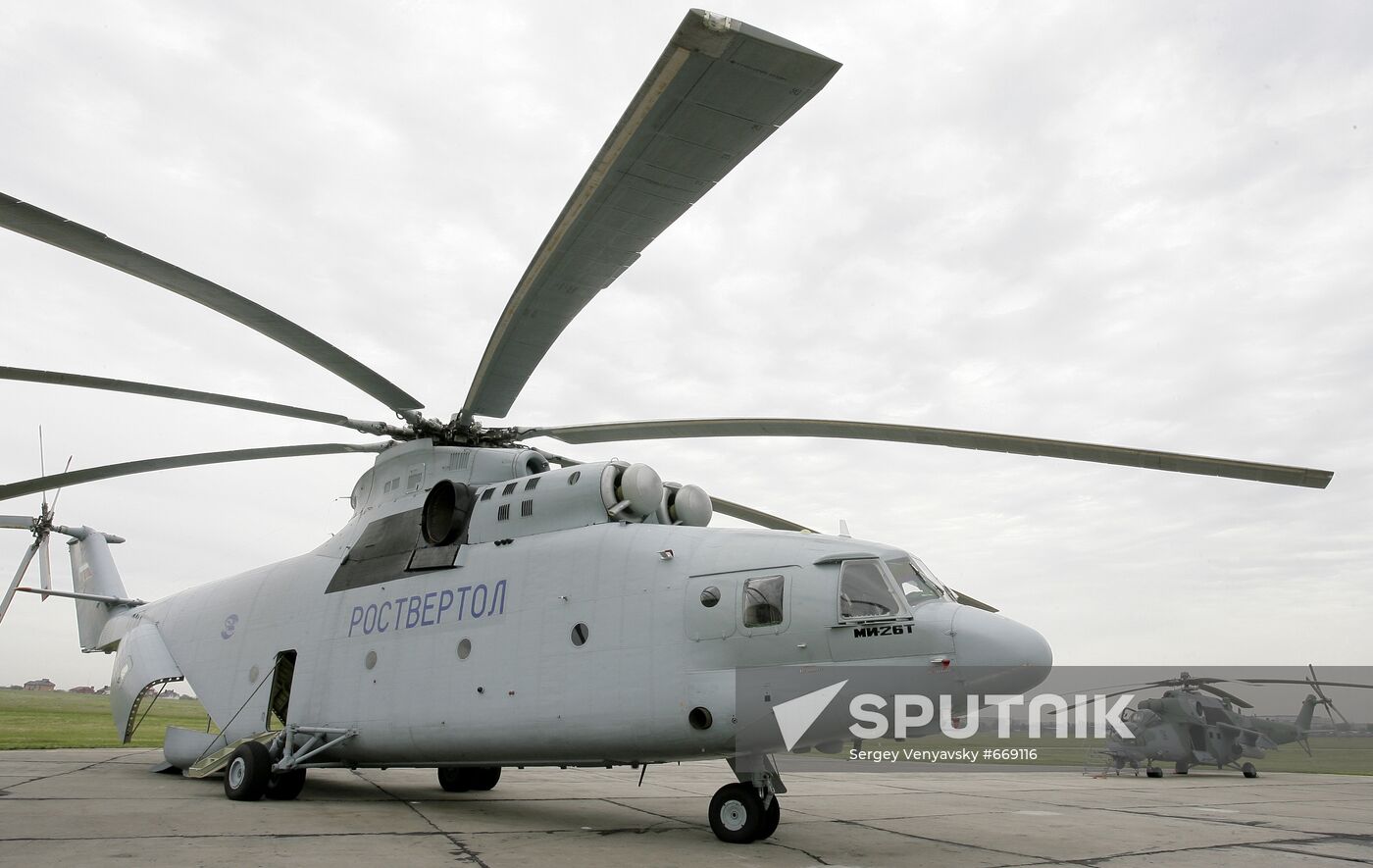 Versatile, wide-body caro helicopter Mi-26T