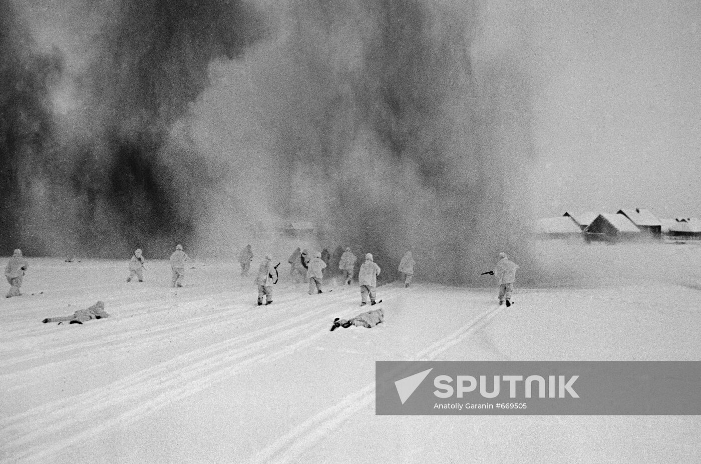 Battle of Moscow: Troop operations outside city