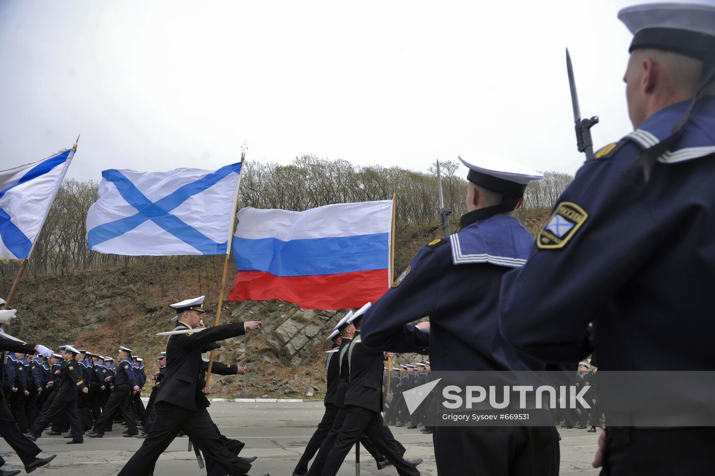 Peter the Great missile cruiser arrives in Primorye