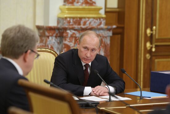 Vladimir Putin chairs meeting at Government House