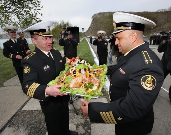 Peter the Great missile cruiser arrives in Primorye