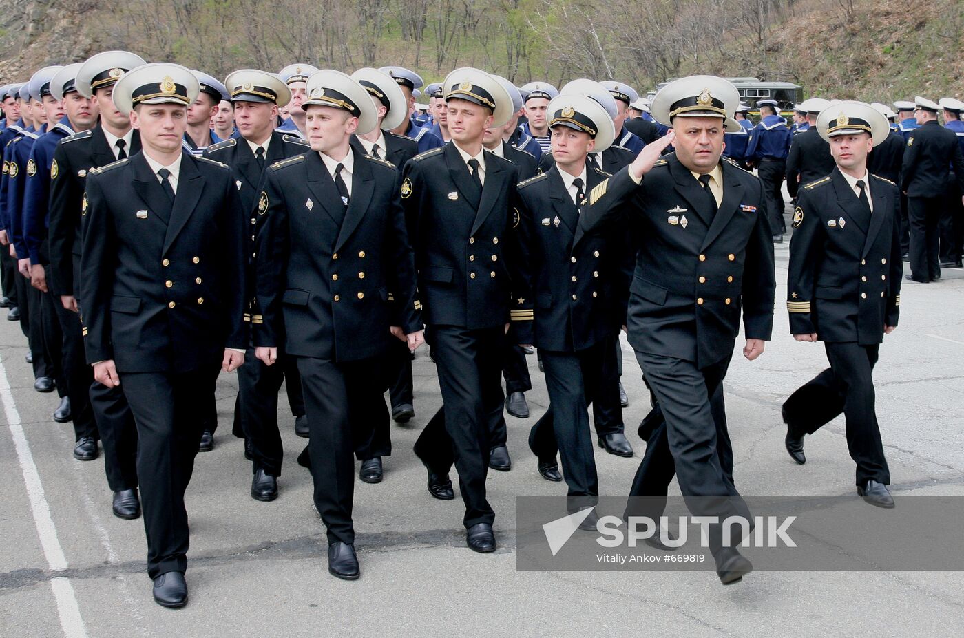 Peter the Great missile cruiser arrives in Primorye