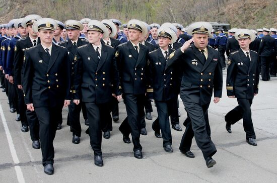 Peter the Great missile cruiser arrives in Primorye