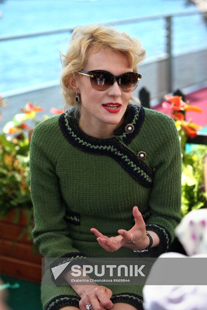 Renata Litvinova in Cannes