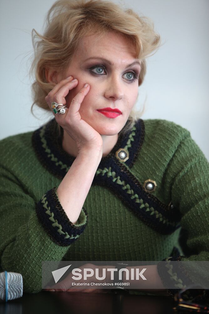 Renata Litvinova in Cannes