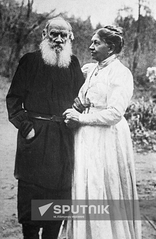 Leo Tolstoy and wife