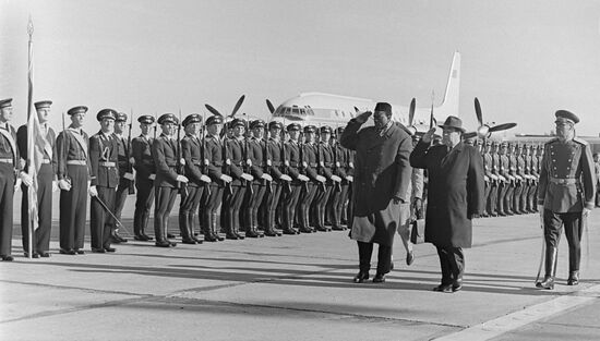 Mali President Modibo Keita with Leonid Brezhnev
