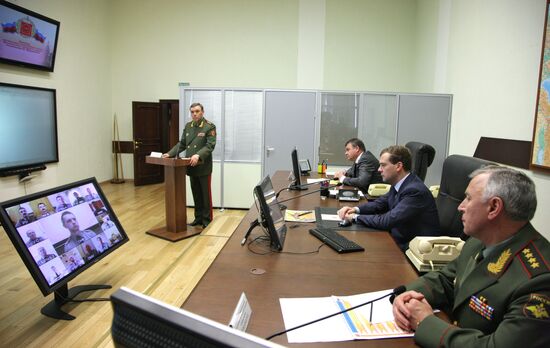 Dmitry Medvedev visits Moscow Military District headquarters