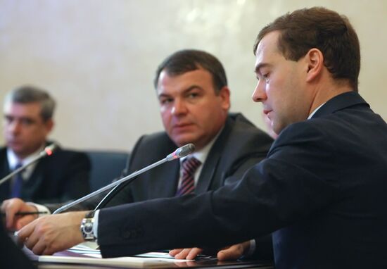 Dmitry Medvedev visits Moscow Military District headquarters