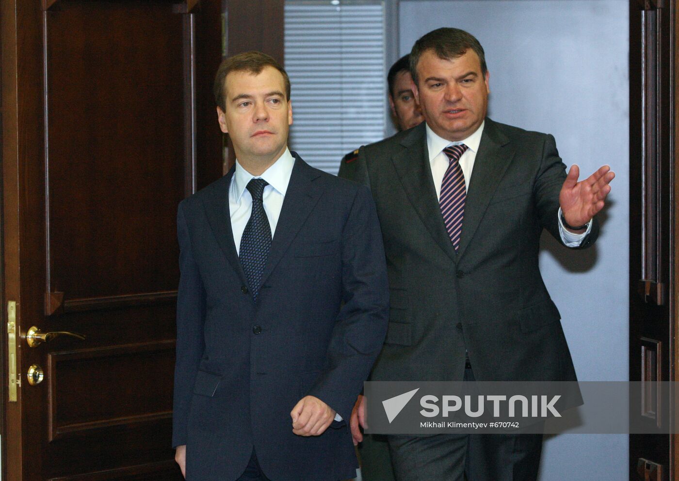 Dmitry Medvedev visits Moscow Military District headquarters