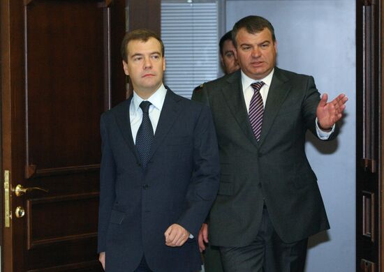 Dmitry Medvedev visits Moscow Military District headquarters