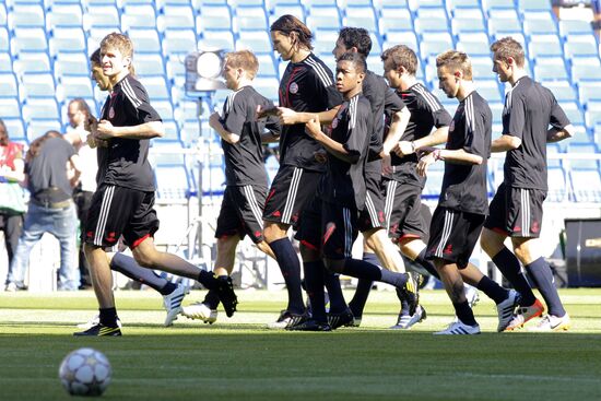 FC Bayern Munich holds open training session