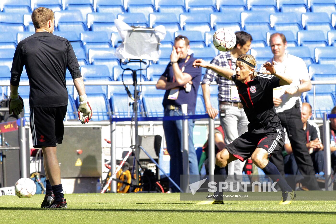 FC Bayern Munich holds open training session