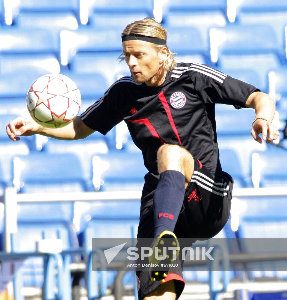 FC Bayern Munich holds open training session