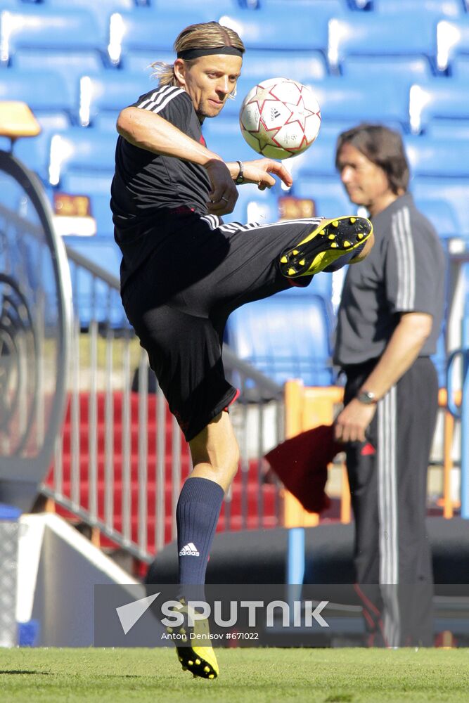 FC Bayern Munich holds open training session