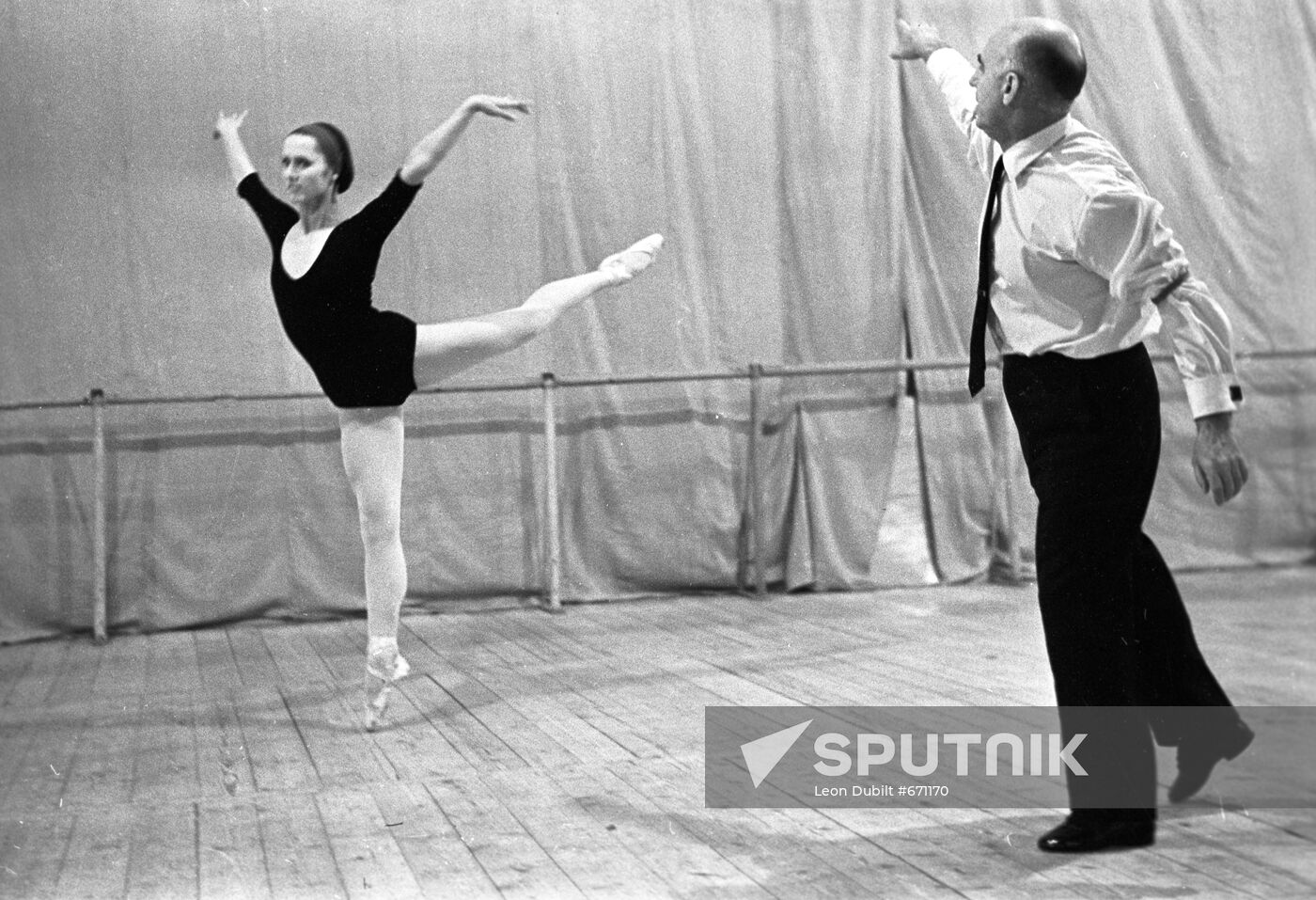 Asaf Messerer and Yelena Ryabinkina During Rehearsal