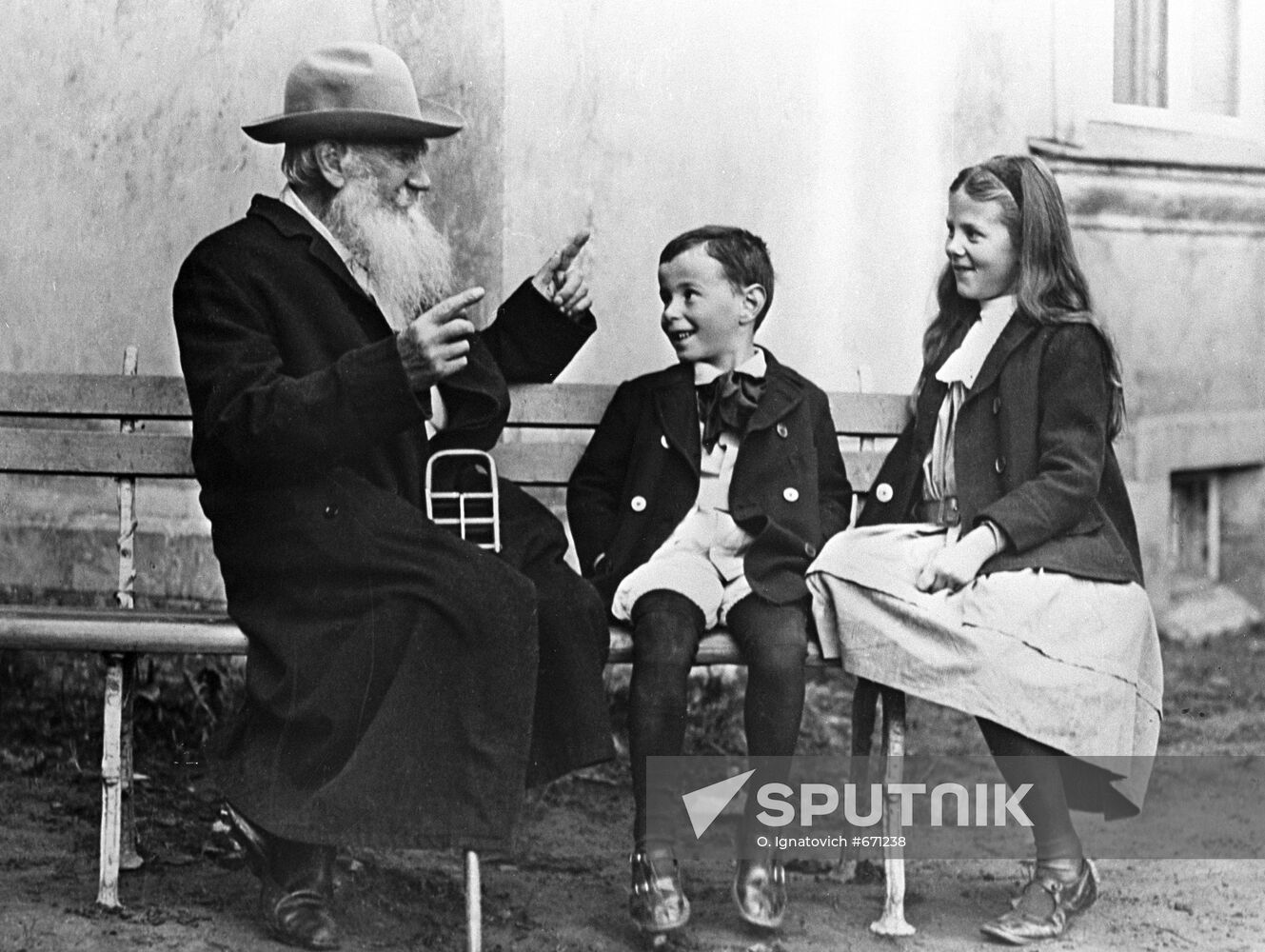 Leo Tolstoy with grandchildren