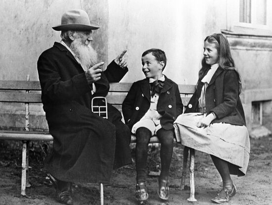 Leo Tolstoy with grandchildren
