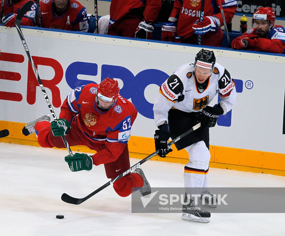 2010 Ice Hockey World Championship Semifinal: Russia vs. Germany