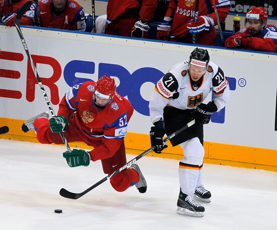 2010 Ice Hockey World Championship Semifinal: Russia vs. Germany