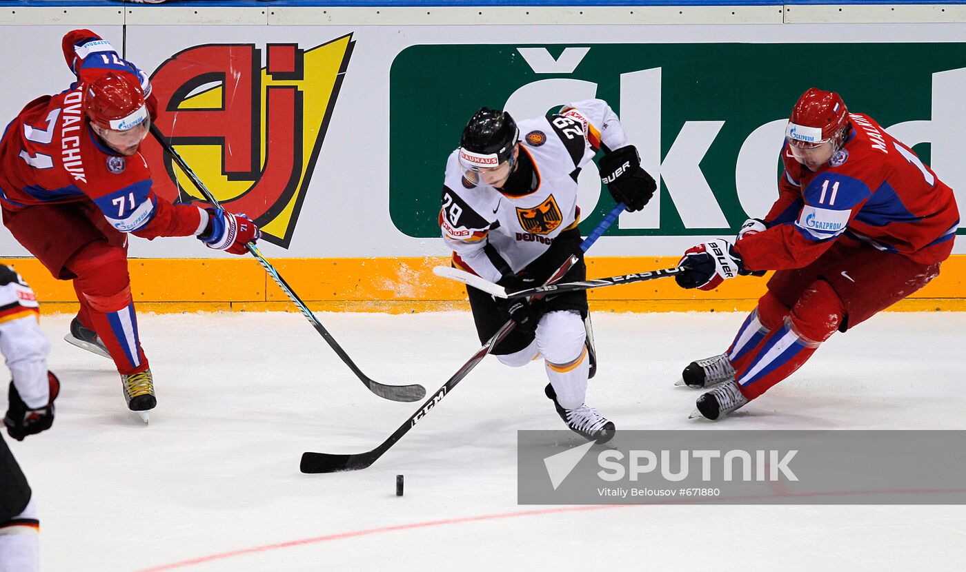 2010 Ice Hockey World Championship Semifinal: Russia vs. Germany