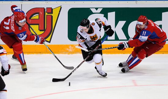 2010 Ice Hockey World Championship Semifinal: Russia vs. Germany