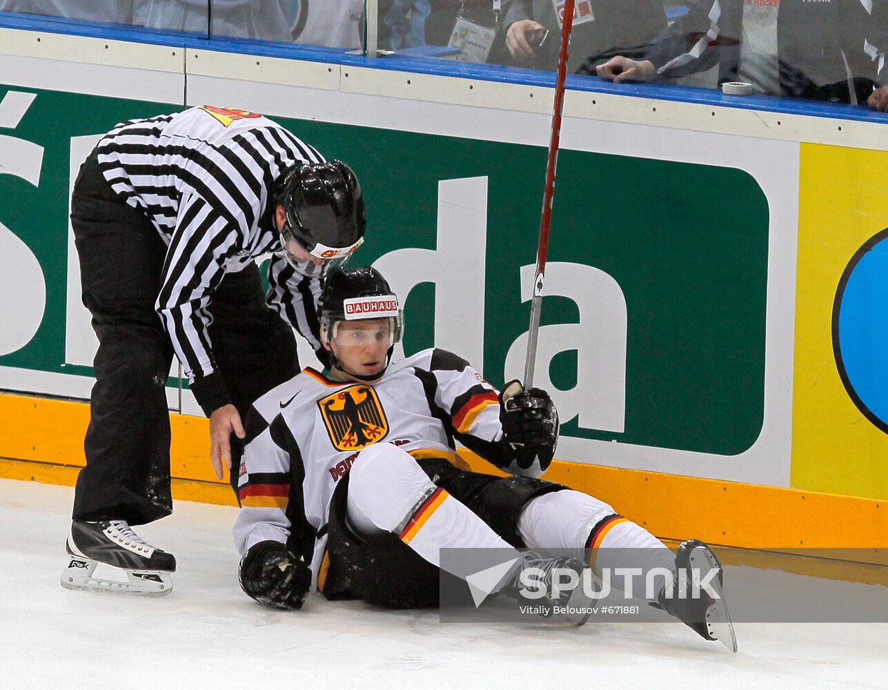 2010 Ice Hockey World Championship Semifinal: Russia vs. Germany