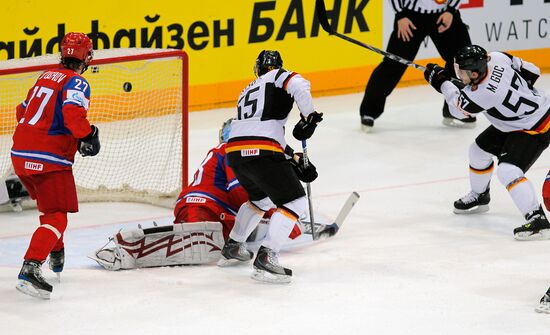 2010 Ice Hockey World Championship Semifinal: Russia vs. Germany