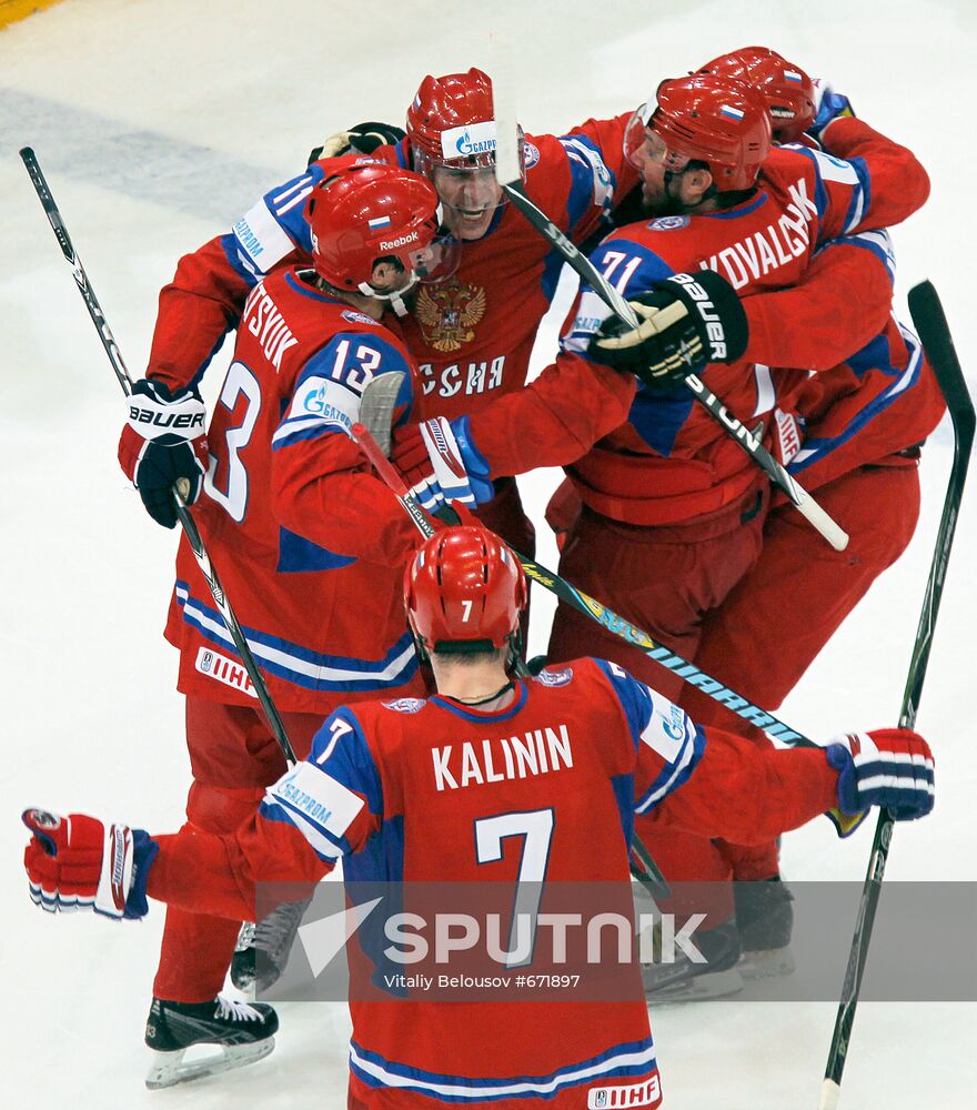 2010 Ice Hockey World Championship Semifinal: Russia vs. Germany