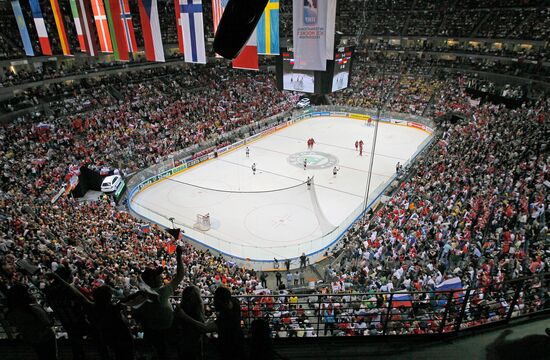 2010 Ice Hockey World Championship Semifinal: Russia vs. Germany