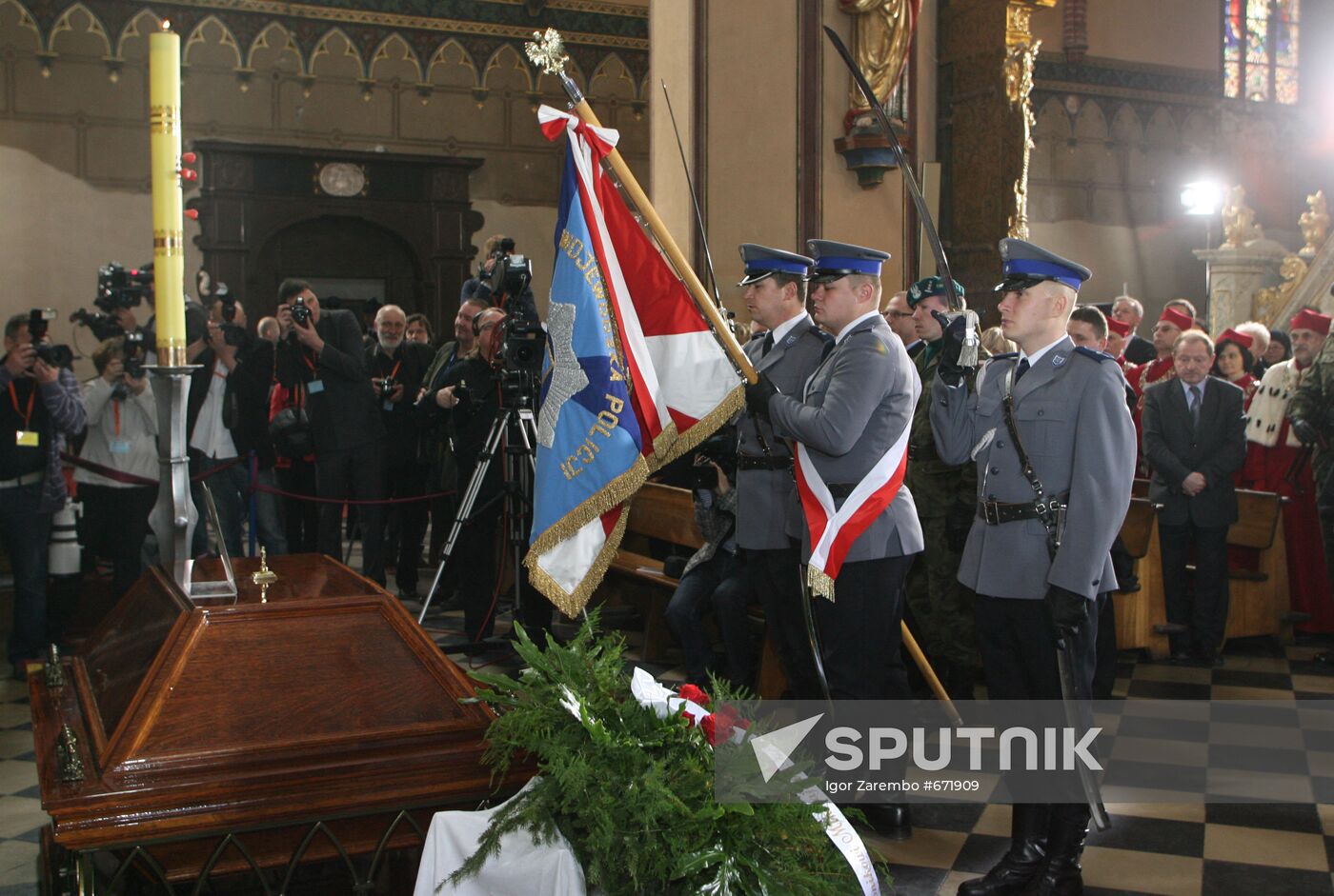 Astronomer Nicolaus Copernicus reburied by Polish priests