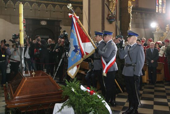 Astronomer Nicolaus Copernicus reburied by Polish priests