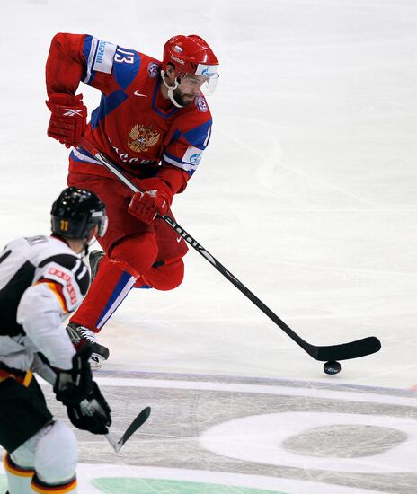 2010 Ice Hockey World Championship Semifinal: Russia vs. Germany