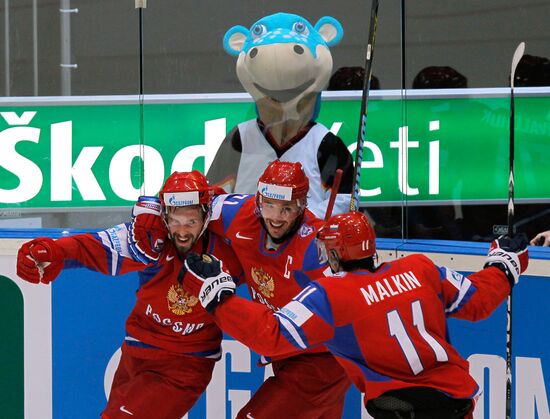 2010 Ice Hockey World Championship Semifinal: Russia vs. Germany