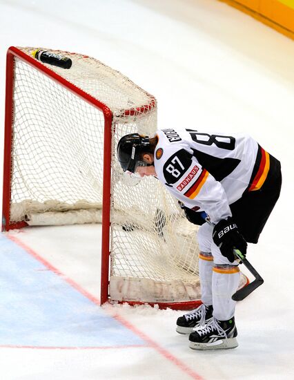 2010 Ice Hockey World Championship Semifinal: Russia vs. Germany