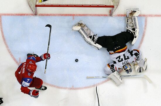 2010 Ice Hockey World Championship Semifinal: Russia vs. Germany