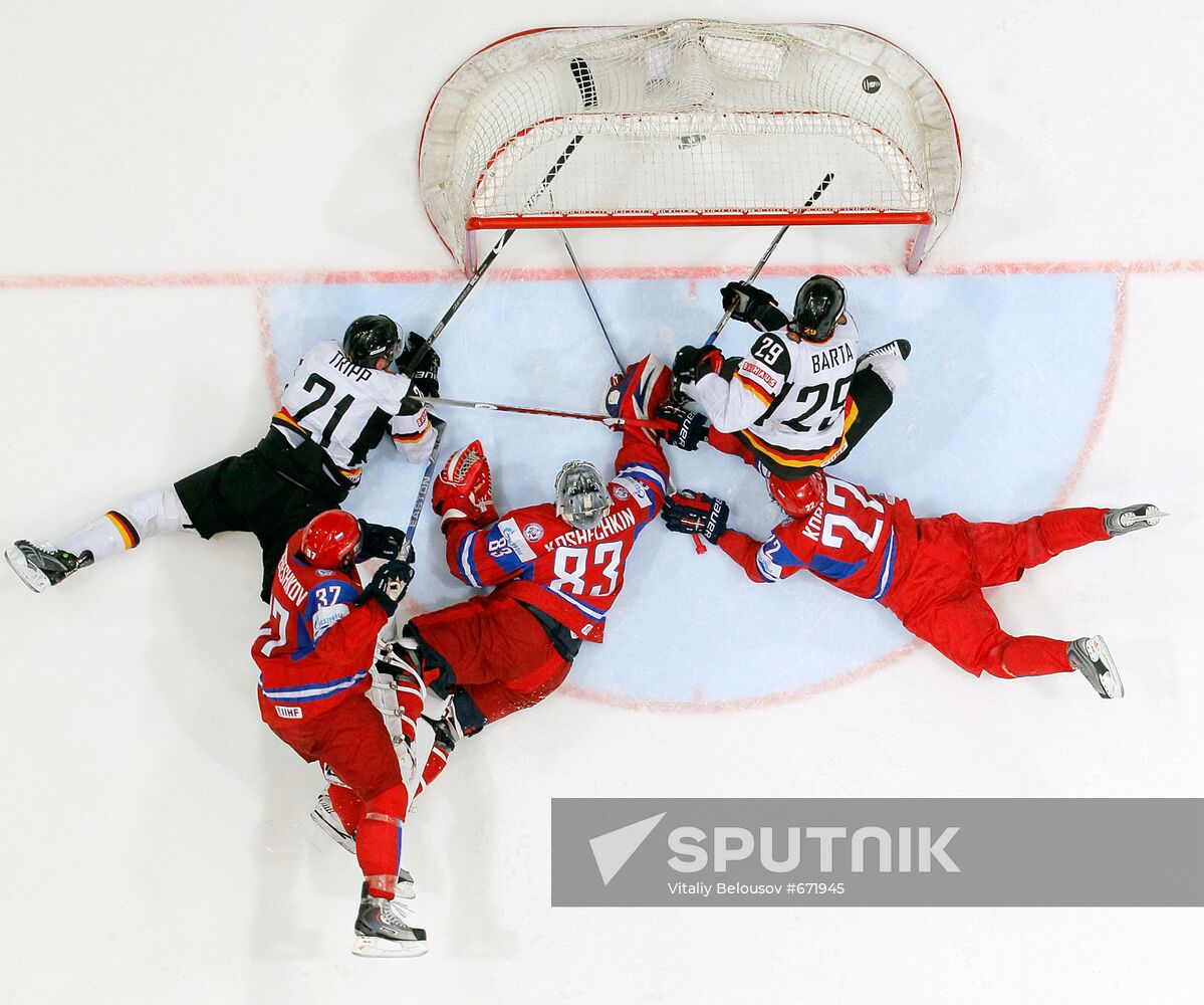 2010 Ice Hockey World Championship Semifinal: Russia vs. Germany