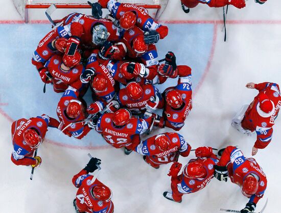 2010 Ice Hockey World Championship Semifinal: Russia vs. Germany