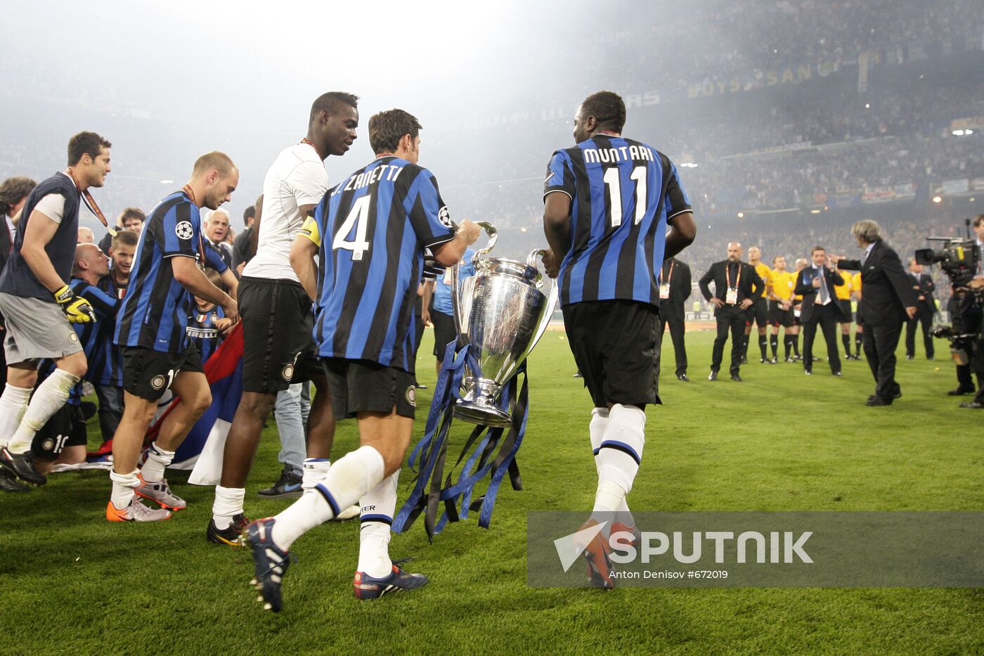 Football. UEFA Champions League 09/10. Bayern vs. Internazionale