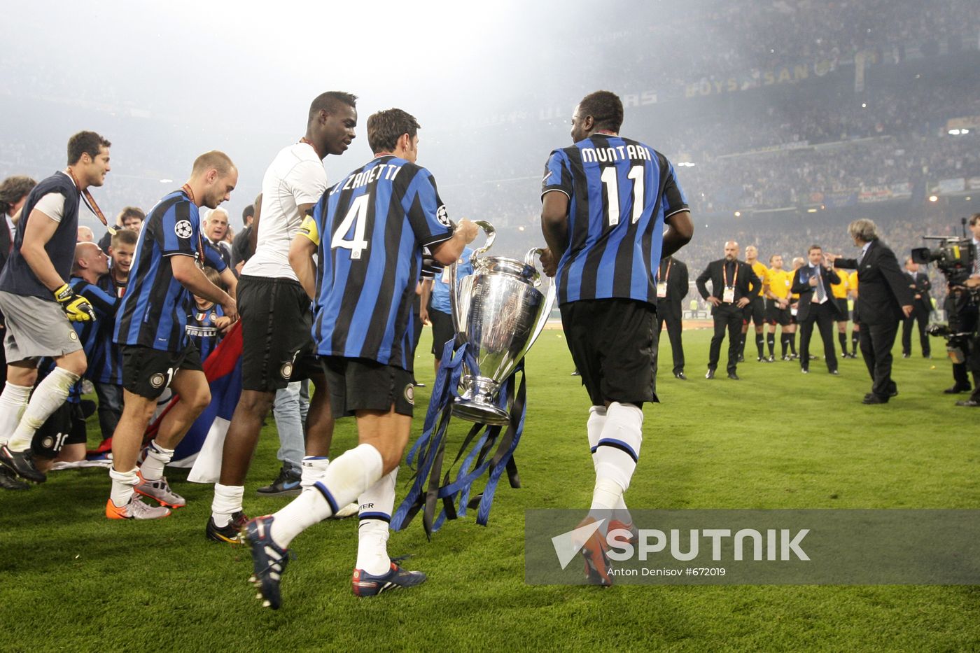 Football. UEFA Champions League 09/10. Bayern vs. Internazionale