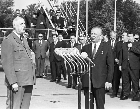 French President Charles De Gaulle on the visit to the USSR