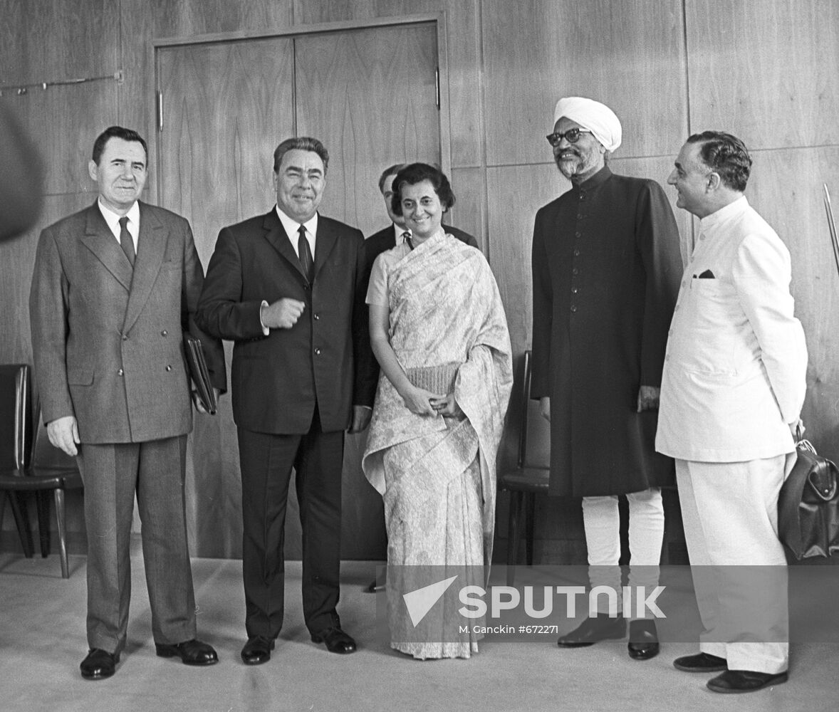 Leonid Brezhnev and Indira Gandhi