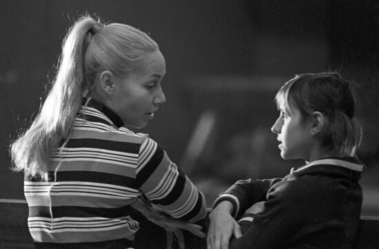 Athletes Olga Korbut and Yelena Volchetskaya