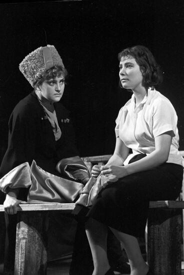 Tatyana Samoilova in play Years of Wandering