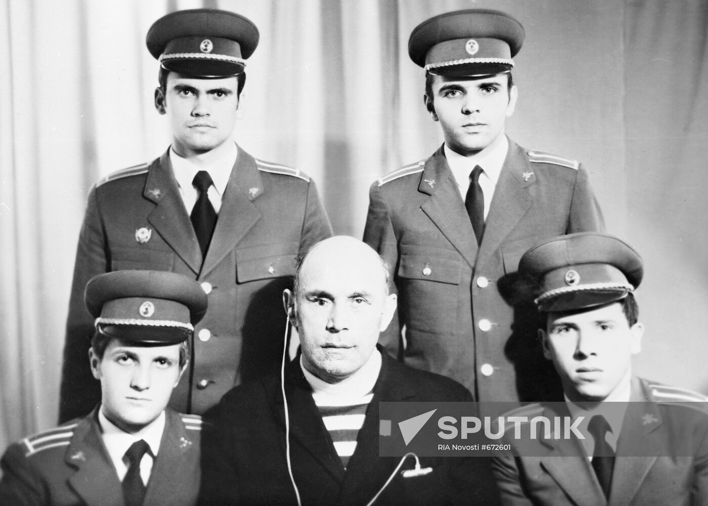 WWII veteran Alexei Chkheindze with Hungarian frontier guards