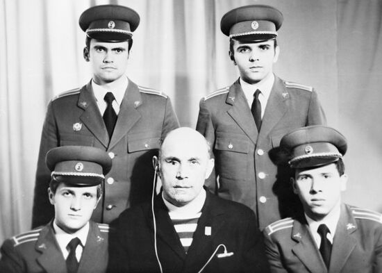 WWII veteran Alexei Chkheindze with Hungarian frontier guards