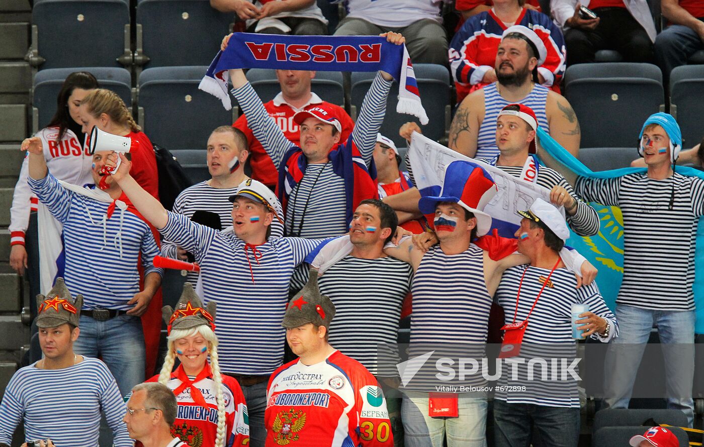 Russian fans