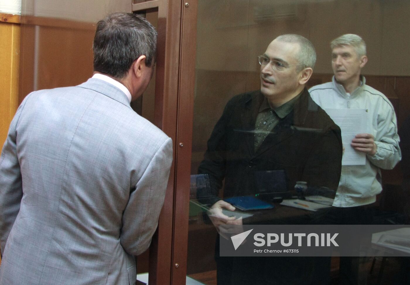Khodorkovsky, Lebedev in the dock at Moscow's court