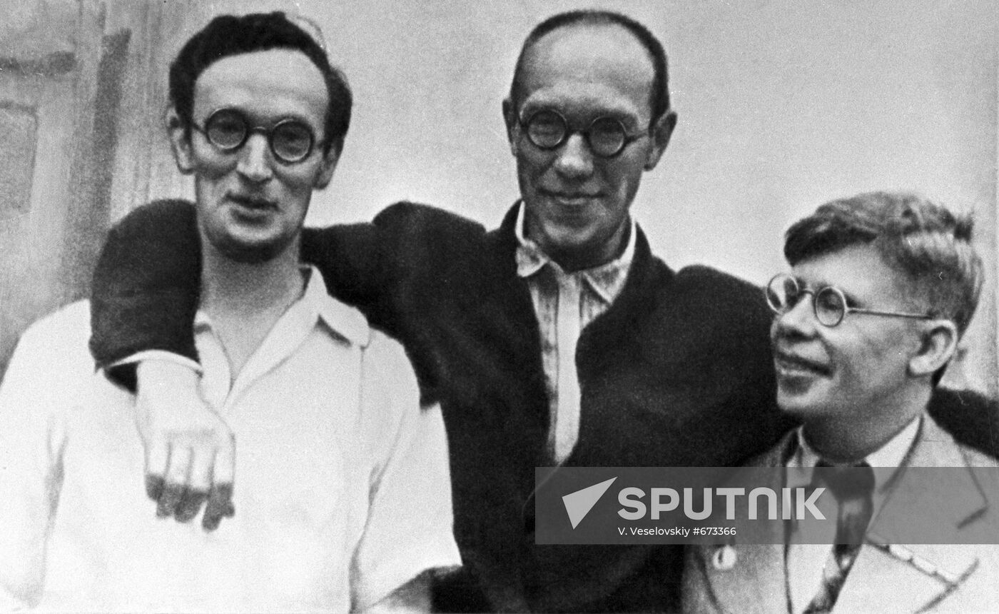 Soviet researchers A. Ishlinsky, M. Lavrentyev, N. Bogolubov